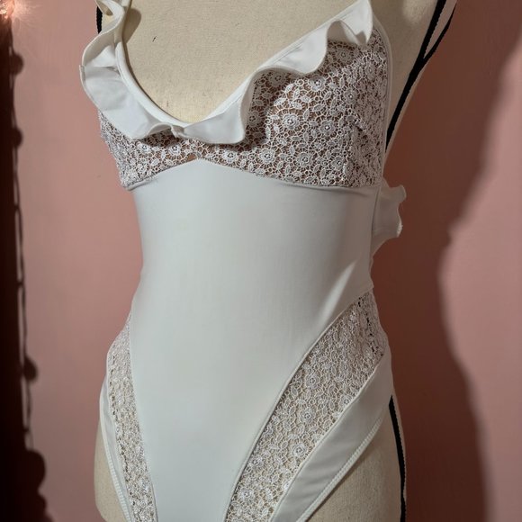 NWOT For Love And Lemons Daiquiri Lace One Piece White Size Small - Picture 3 of 6